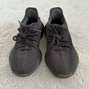 2020
Yeezy Boost 350 V2 Cinder Non-Reflective